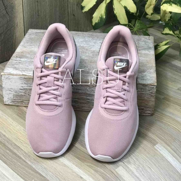NWT  Nike Tanjun Plum Chalk W AUTHENTIC - Picture 5 of 8